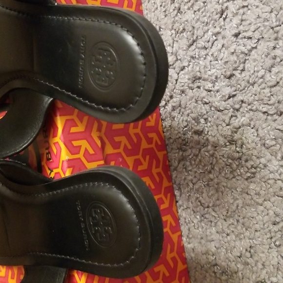 Tory Burch  sandals like new - Picture 4 of 5
